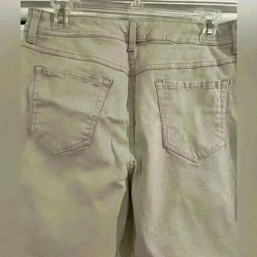 In great condition Bandolino High Rise Straight Leg Jeans Women Lightwash pants - Picture 3 of 7